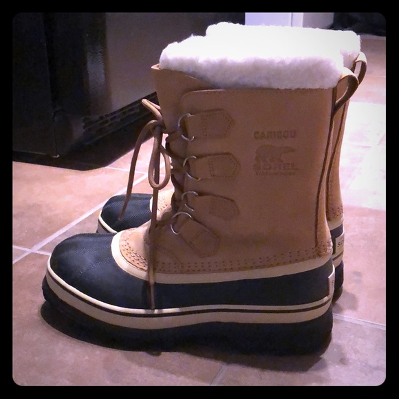 Sorel Shoes - Sorel Women’s Caribou boot size 8